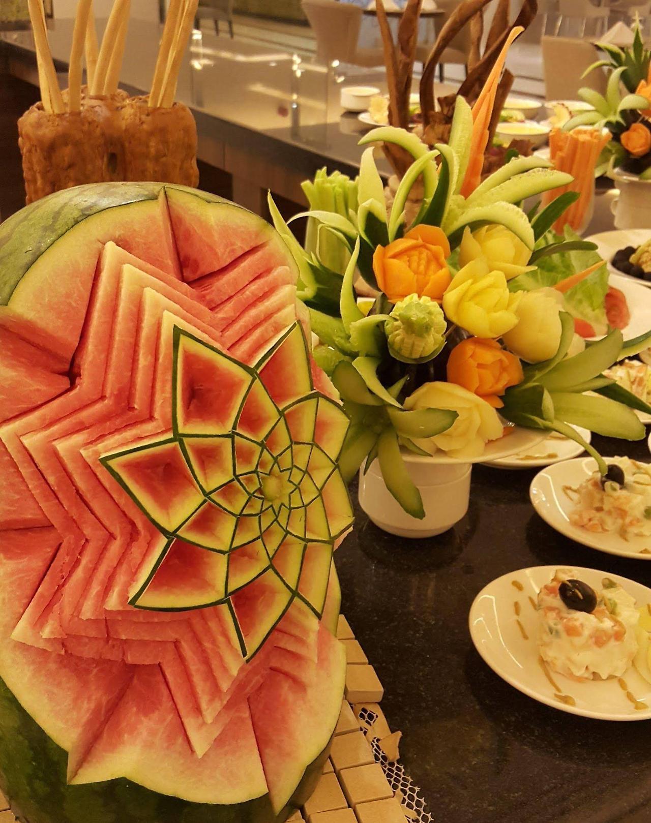 M Hotel Makkah By Millennium Mecca Екстер'єр фото Fruit carving