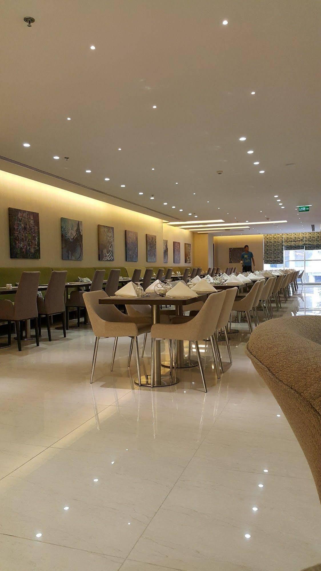 M Hotel Makkah By Millennium Mecca Екстер'єр фото The hotel's restaurant