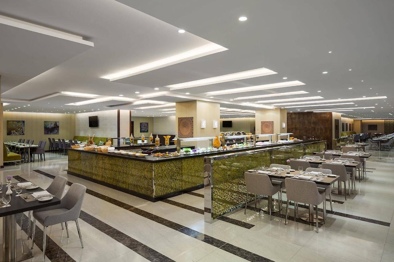 M Hotel Makkah By Millennium Mecca Екстер'єр фото The hotel's breakfast buffet