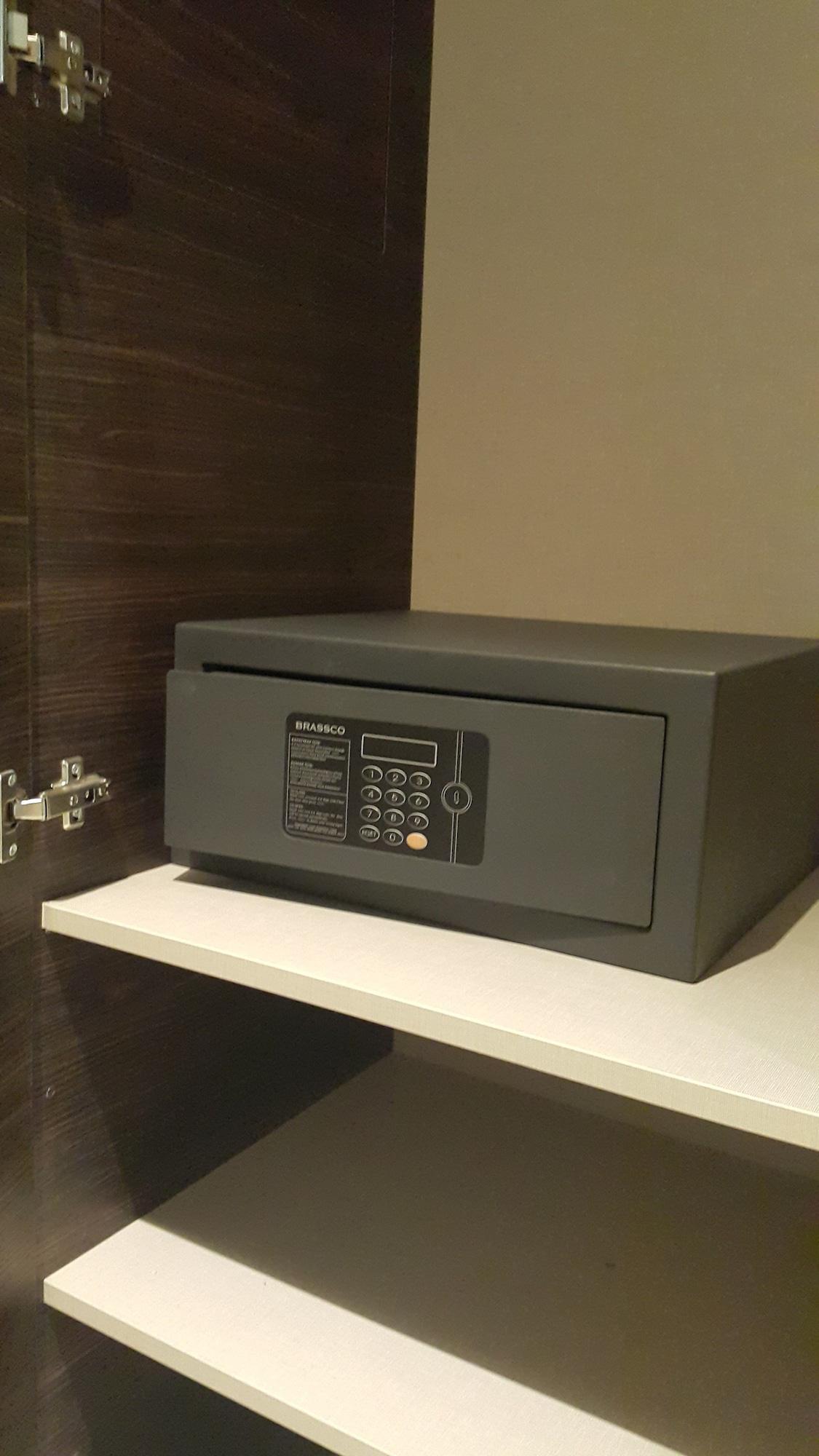M Hotel Makkah By Millennium Mecca Екстер'єр фото A safe