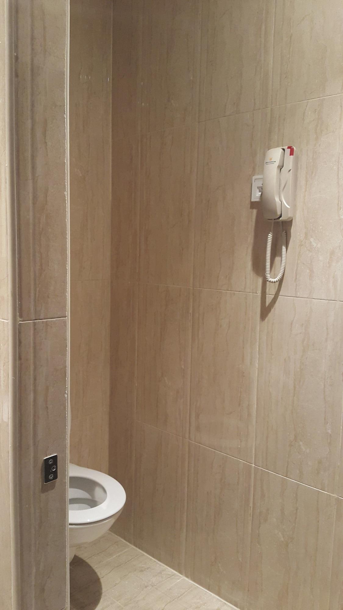 M Hotel Makkah By Millennium Mecca Екстер'єр фото A shower stall