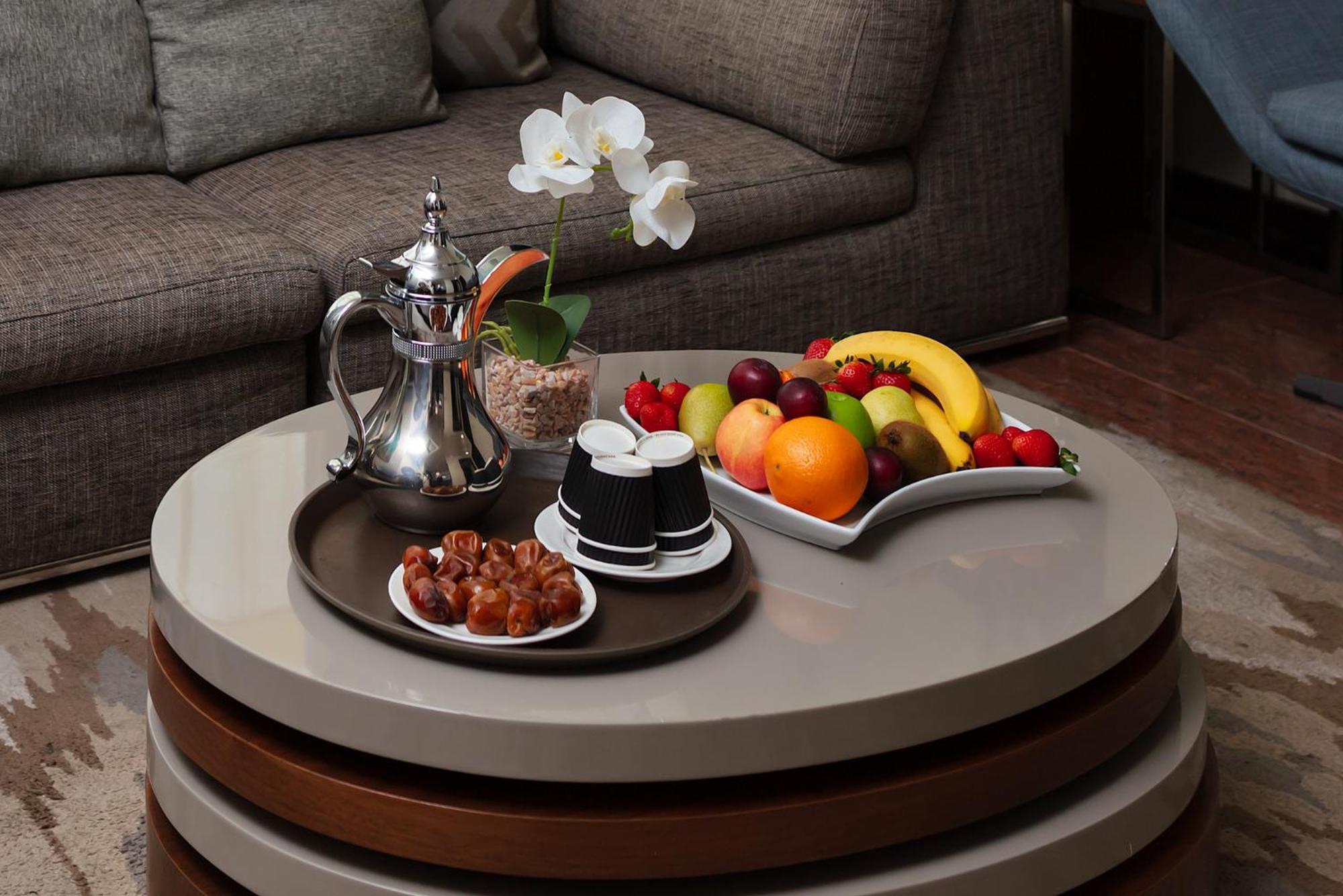 M Hotel Makkah By Millennium Mecca Екстер'єр фото A rotating table