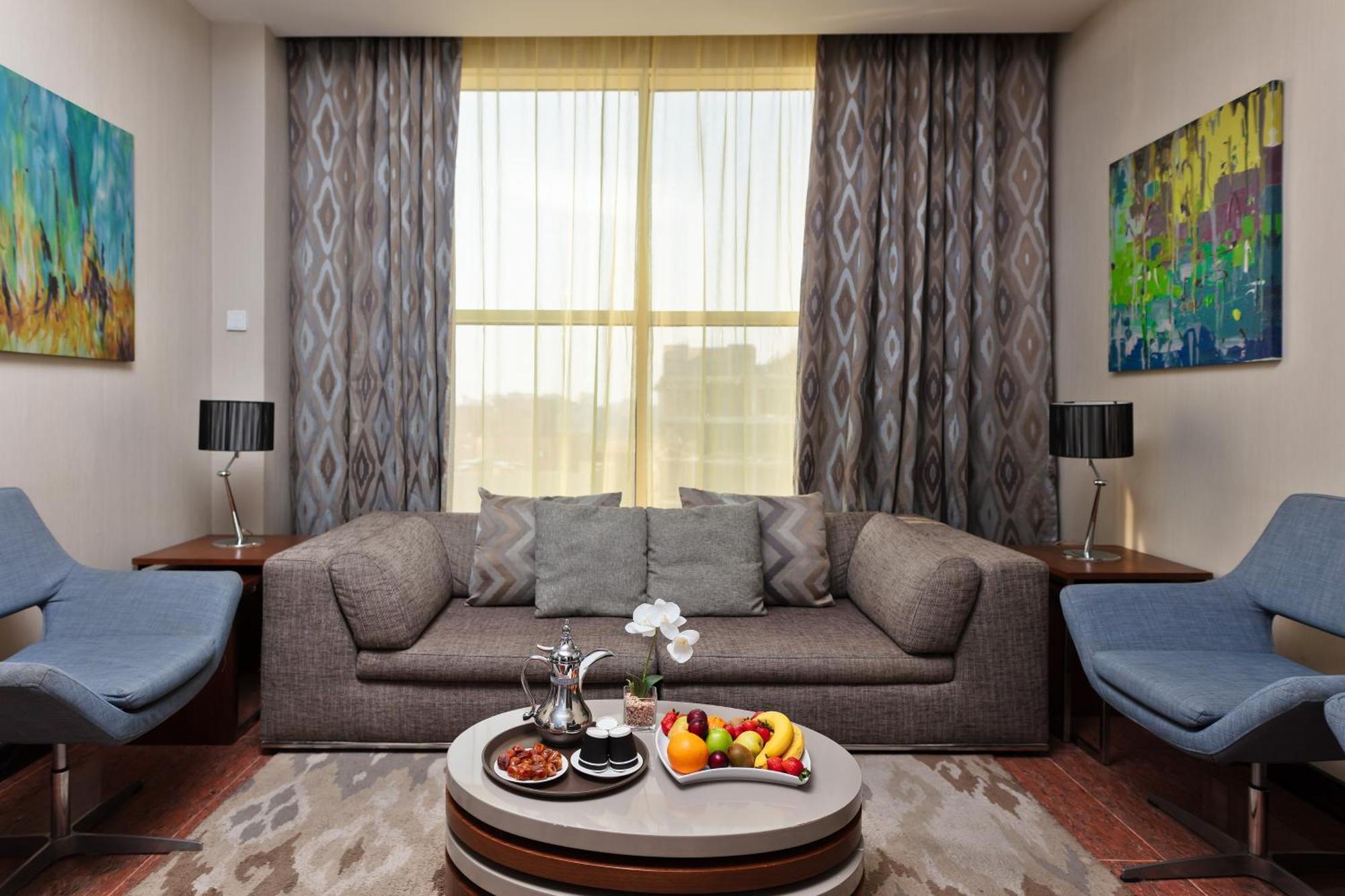 M Hotel Makkah By Millennium Mecca Екстер'єр фото A living room in a hotel