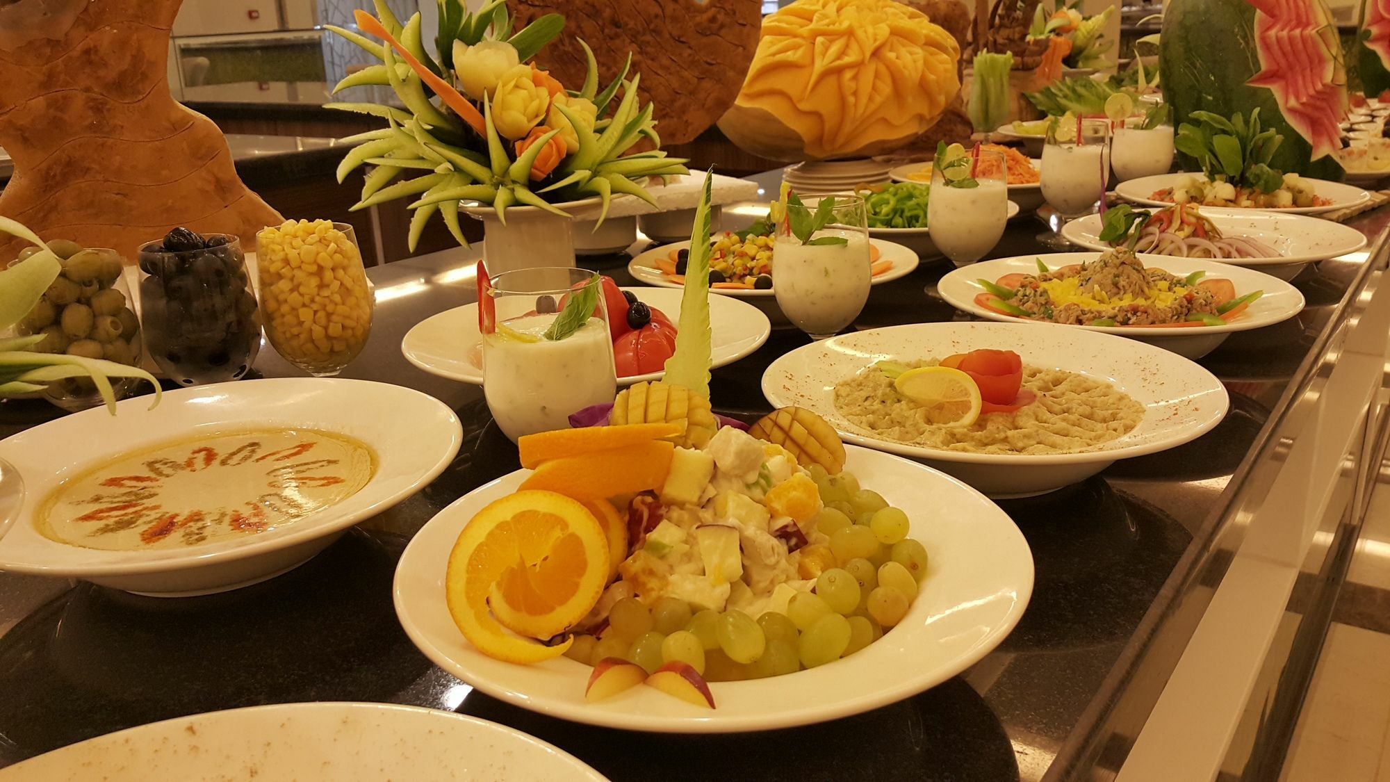 M Hotel Makkah By Millennium Mecca Екстер'єр фото Vietnamese cuisine